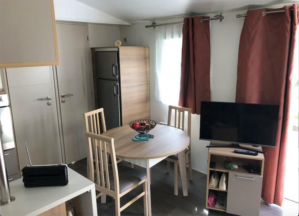 Mobil Home Proche Du Plan D'Eau D'Embrun Exterior photo